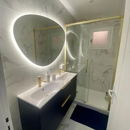 4-bedroom Flat - Parking, Wifi Apartman Orvault