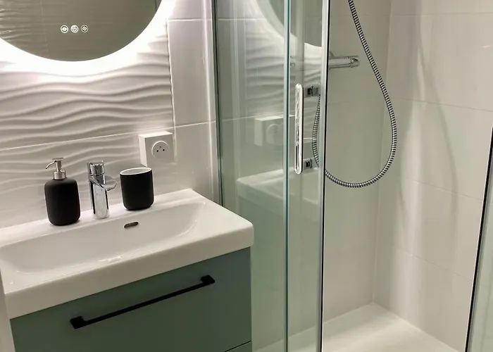 4-bedroom Flat - Parking, Wifi 公寓 *