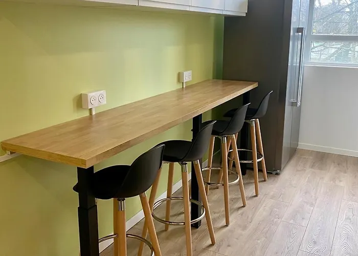 4-bedroom Flat - Parking, Wifi