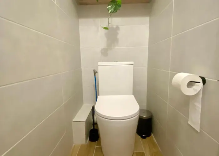 4-bedroom Flat - Parking, Wifi *