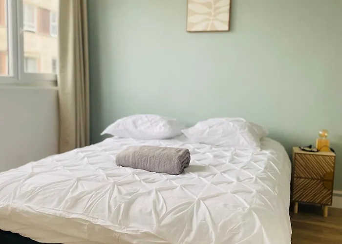 4-bedroom Flat - Parking, Wifi * 奥尔沃